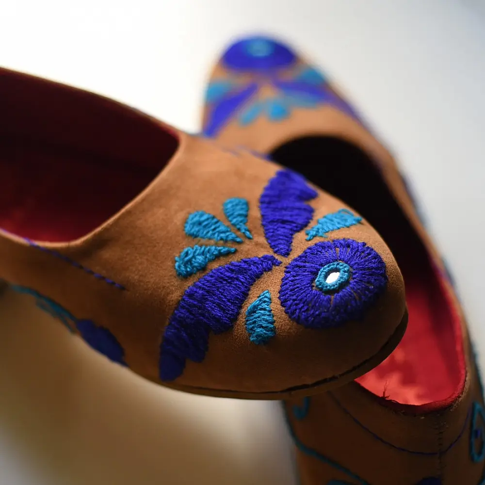 handmade embroidery Brown Shoe