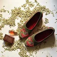 Petal & Sole| Hand Embroidery - Green Shoe