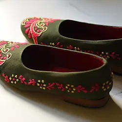 Petal & Sole| Hand Embroidery - Green Shoe