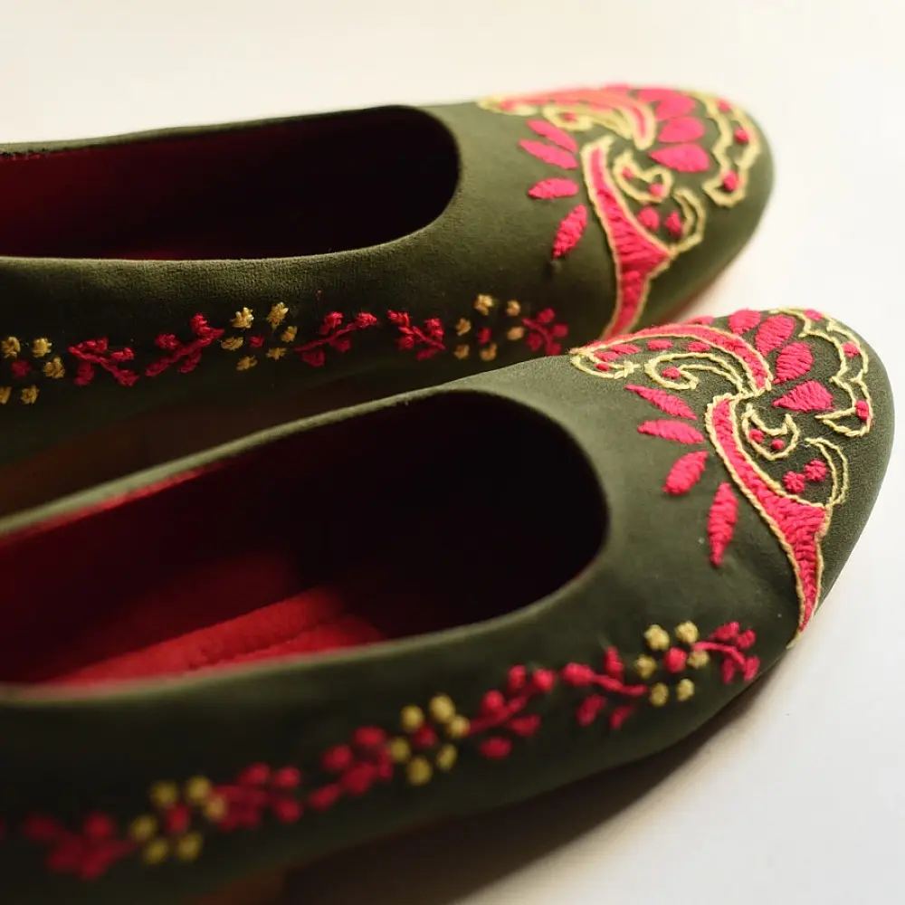 Hand Embroidery - Green Shoe