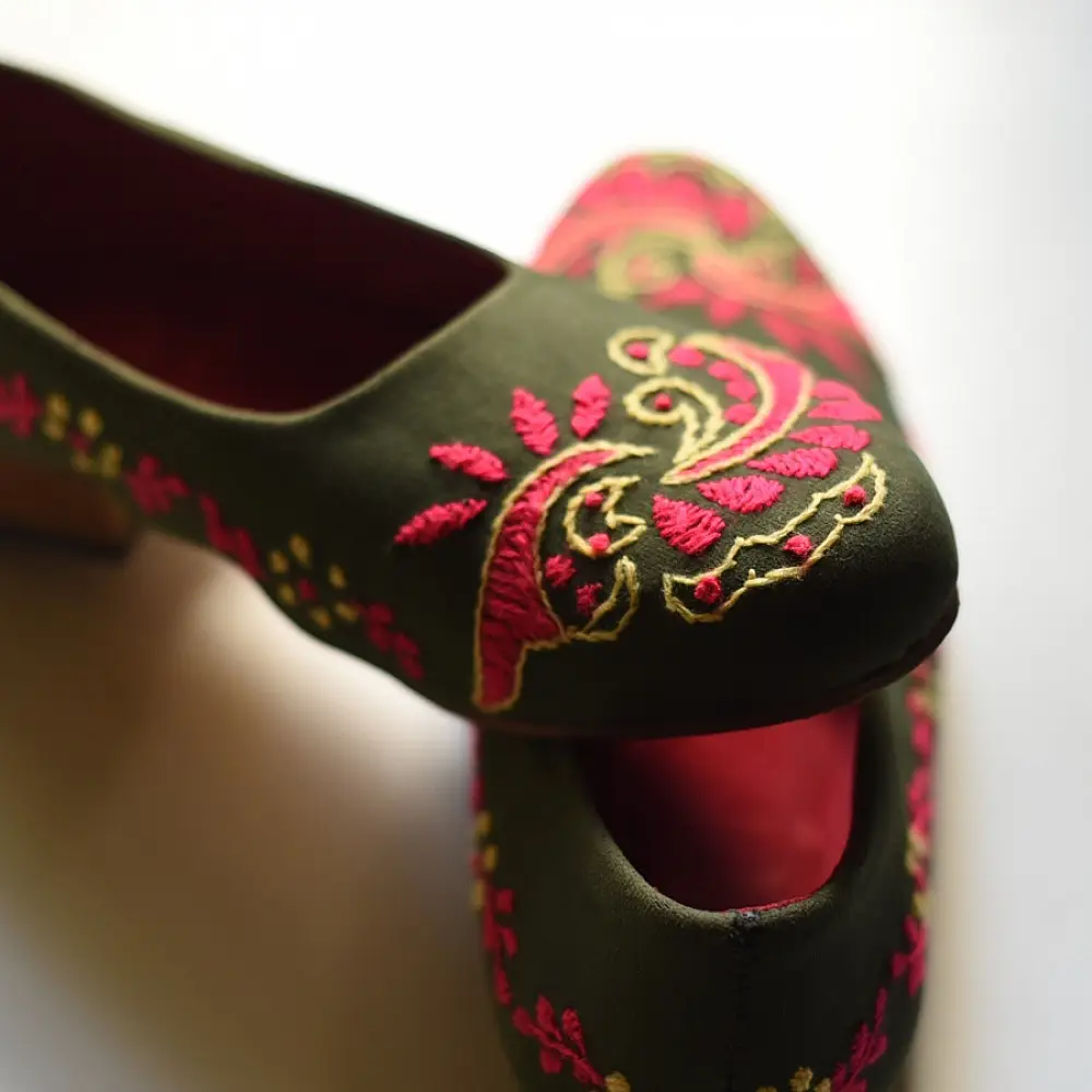 Hand Embroidery - Green Shoe