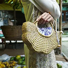 Roots & Reeds | Handcrafted Water Reed Handbag- The Poppy