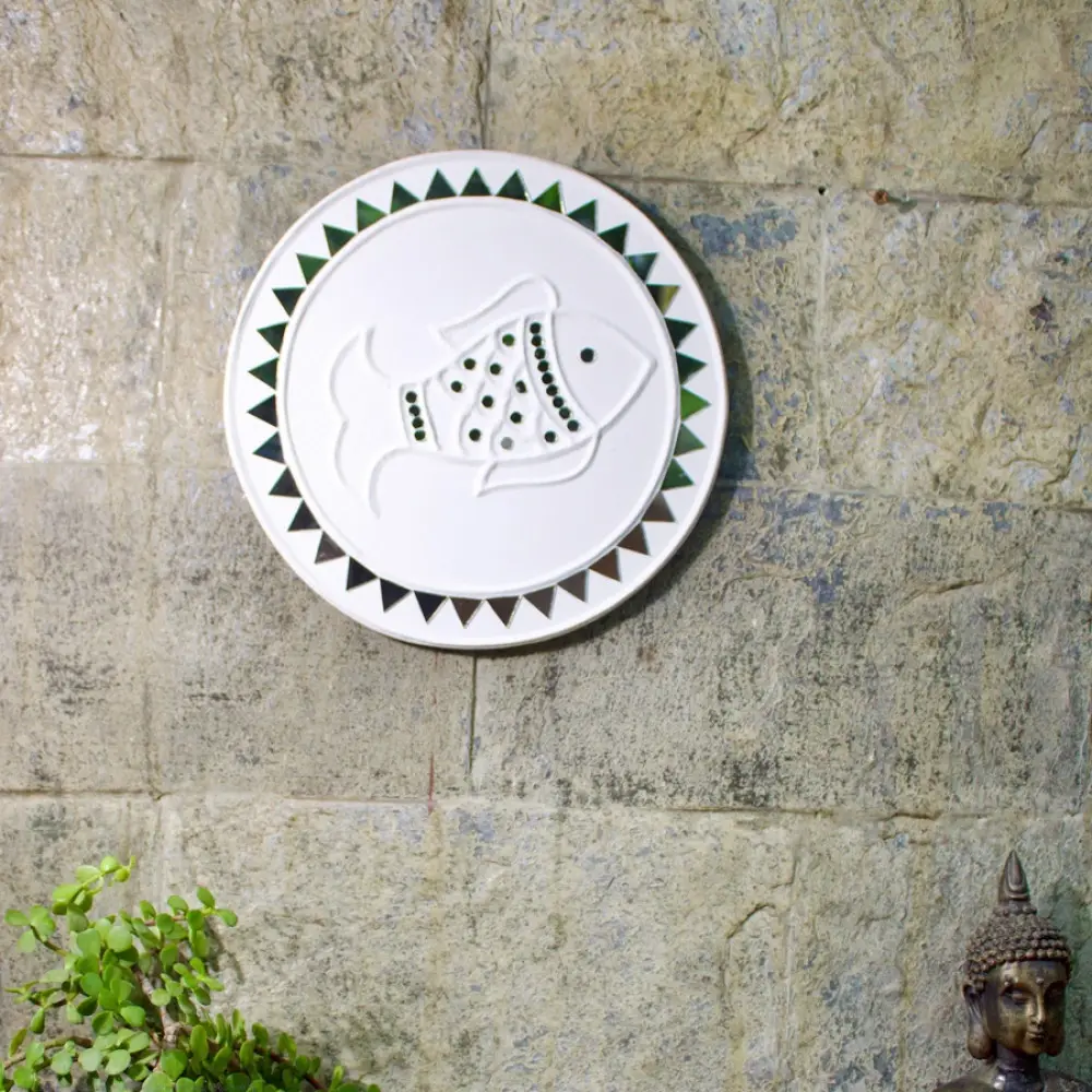 Shop Kutch Lippan Mud Work Fish 10 inches Round Wall Plate -White