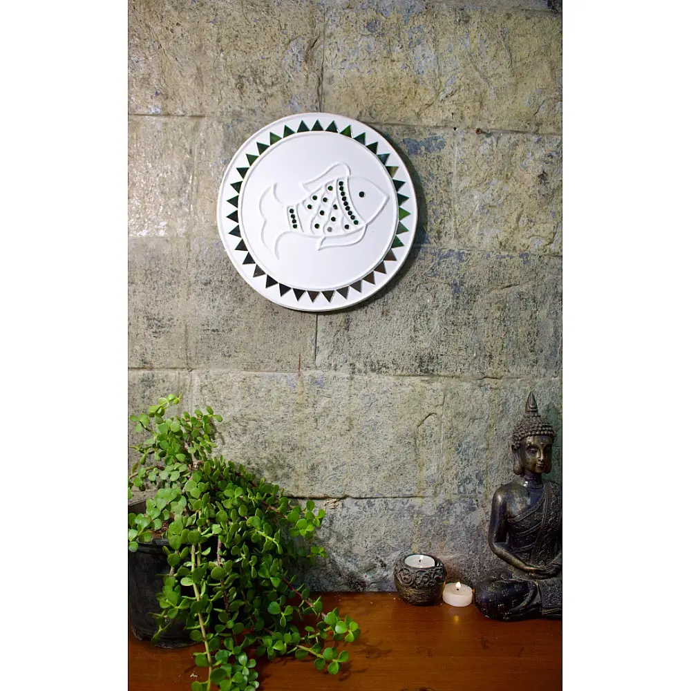 Shop Kutch Lippan Mud Work Fish 10 inches Round Wall Plate -White