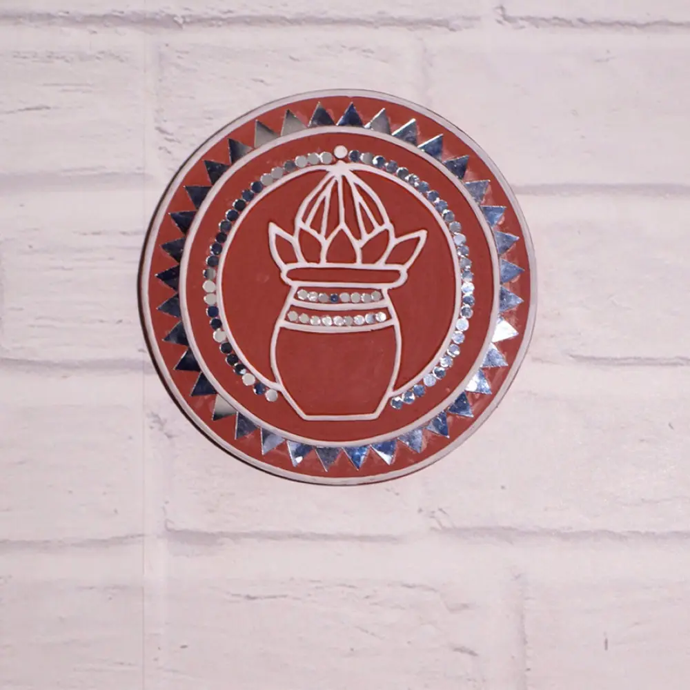 Shop Kutch Lippan Mud Work Kalash 10 inches Round Wall Plate - Terracotta