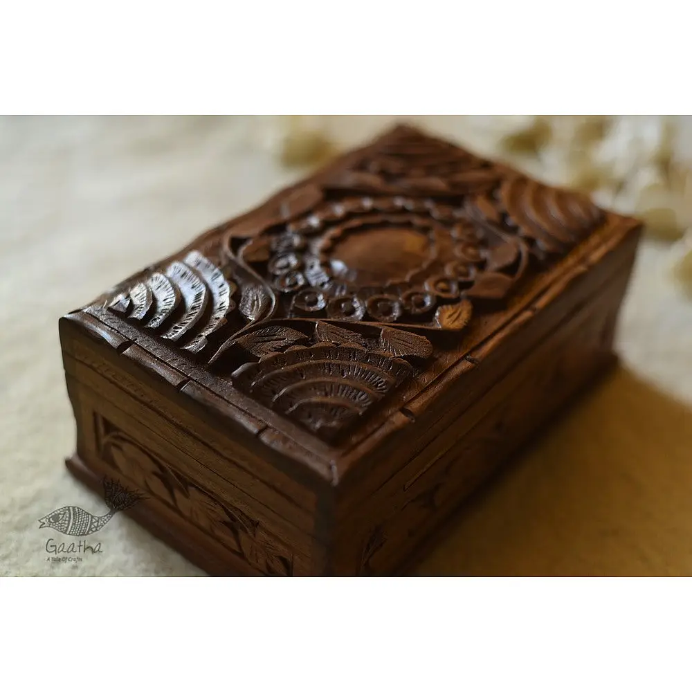 Wood Flower Carving ~ Walnut Wood Box 