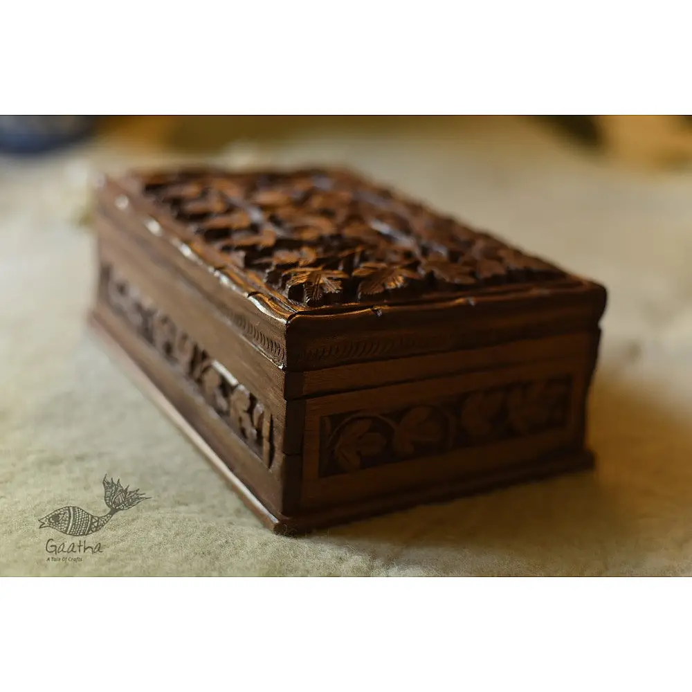 Poshmaal ~ Walnut wood carving box