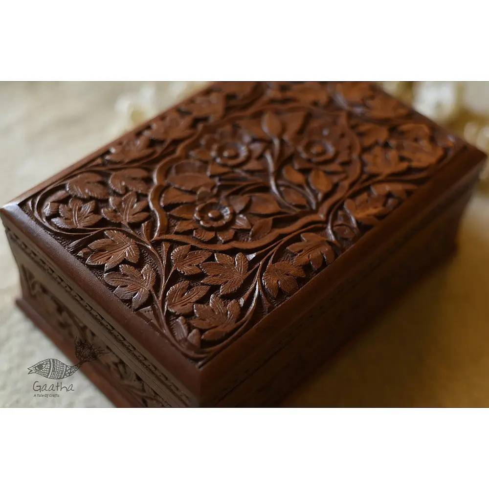 Dach kul ~ Walnut wood box