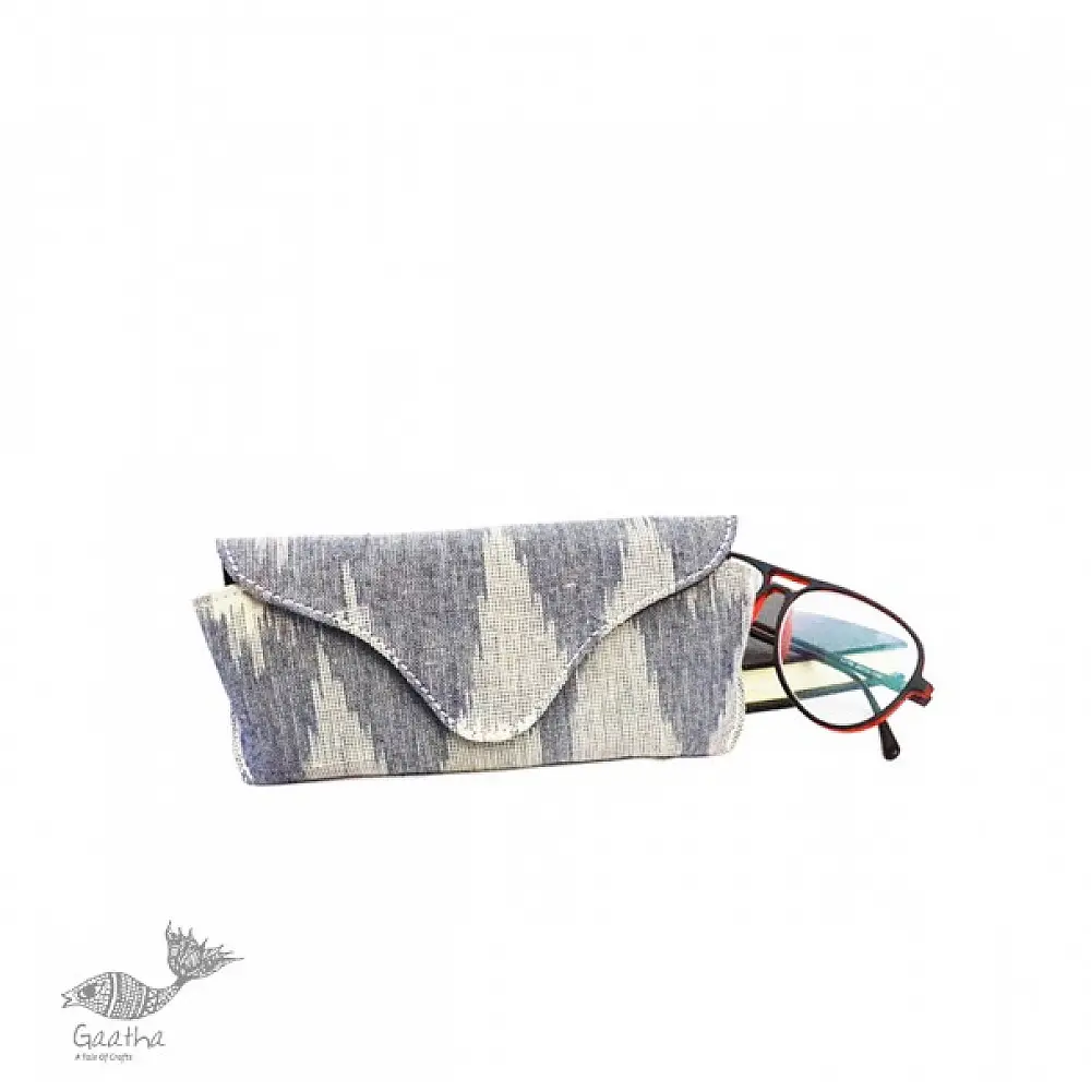 Auden ✠ Dabu Printed ✠ Specs Case ✠ 19