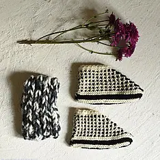Igloo ~ Hand Knitted - Woolen Socks With Hair Band - Off White