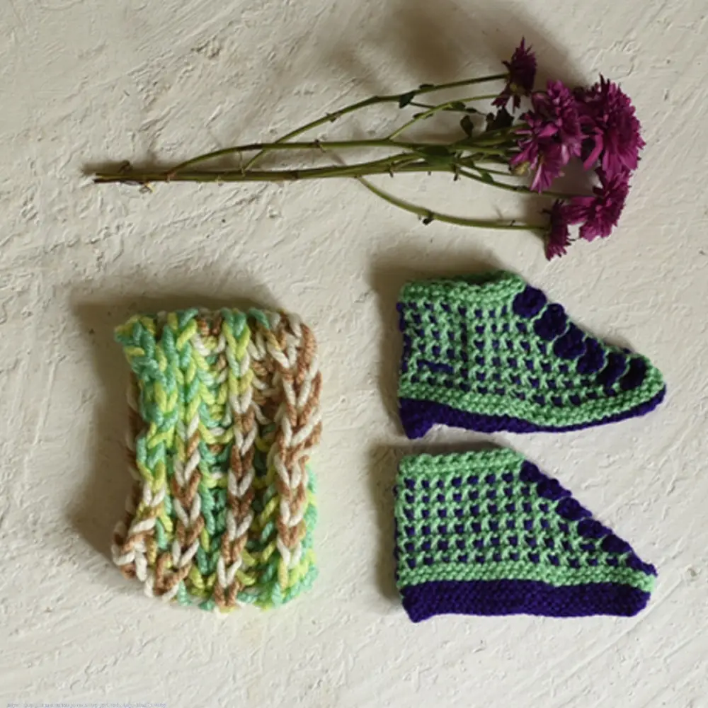 green blue hand knitted himalayan woolen socks waffle textured pattern multicolored yellow green yarn hairband winter foot warmers gaatha