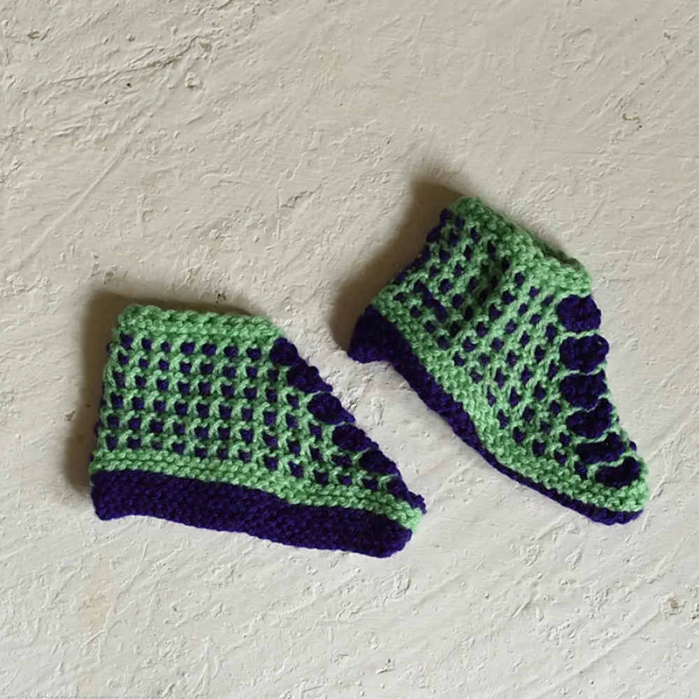green blue hand knitted himalayan woolen socks waffle textured pattern multicolored yellow green yarn hairband winter foot warmers gaatha