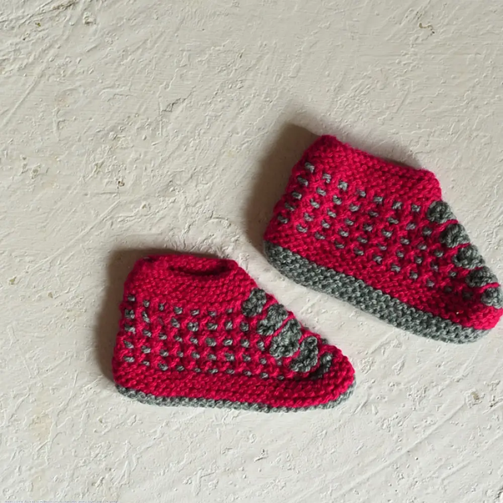 pink grey hand knitted himalayan woolen socks textured honeycomb pattern multicolored turquoise magenta yarn hairband winter foot warmers gaatha