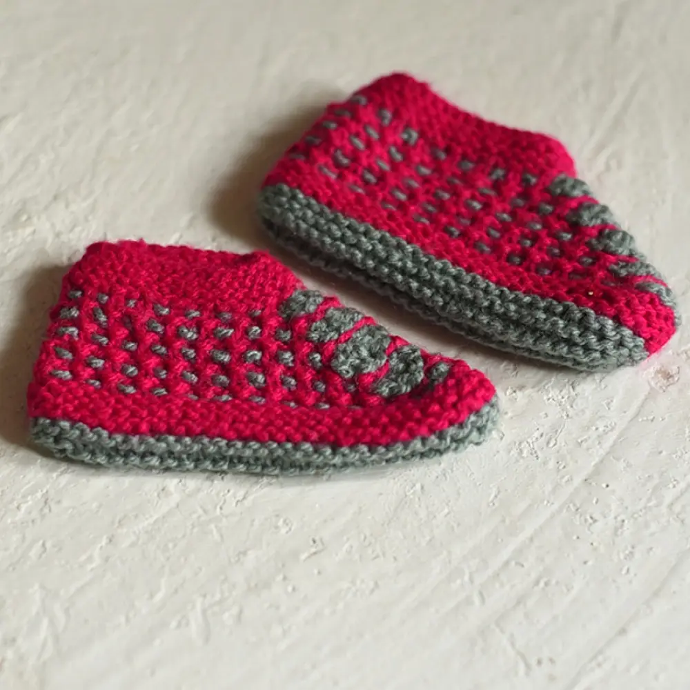pink grey hand knitted himalayan woolen socks textured honeycomb pattern multicolored turquoise magenta yarn hairband winter foot warmers gaatha