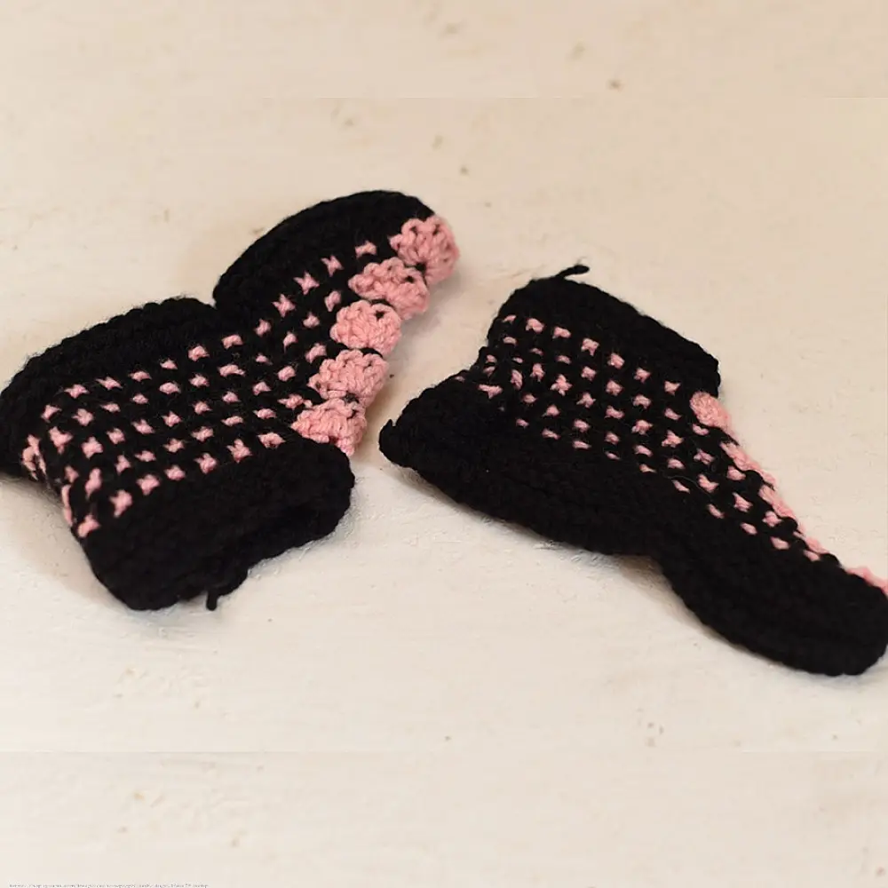 black pink hand knitted himalayan woolen socks dotted pattern multicolored yarn hairband winter foot warmers gaatha