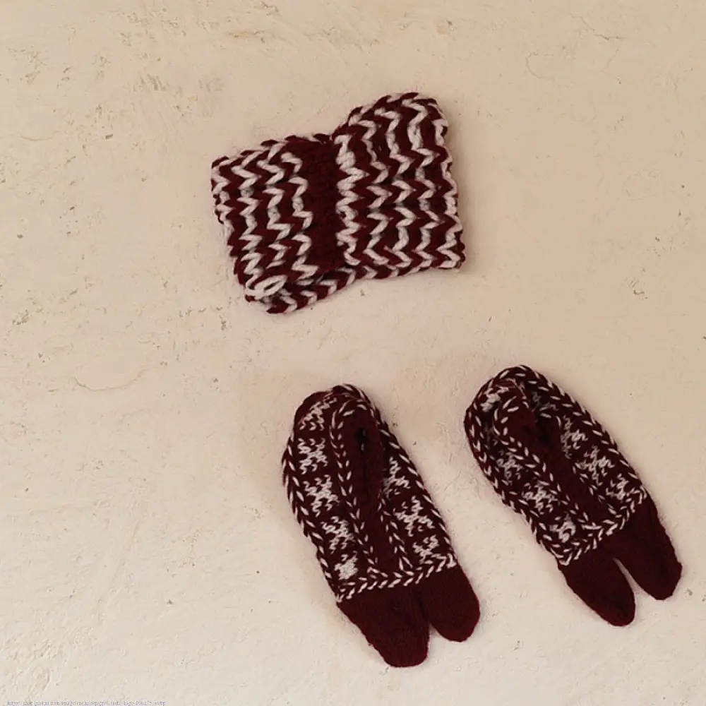 maroon white hand knitted himalayan woolen socks textured pattern knit hairband winter foot warmers gaatha