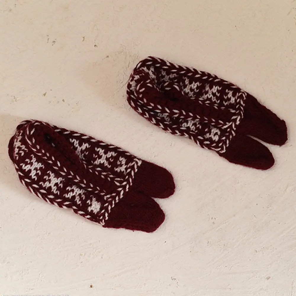 maroon white hand knitted himalayan woolen socks textured pattern knit hairband winter foot warmers gaatha