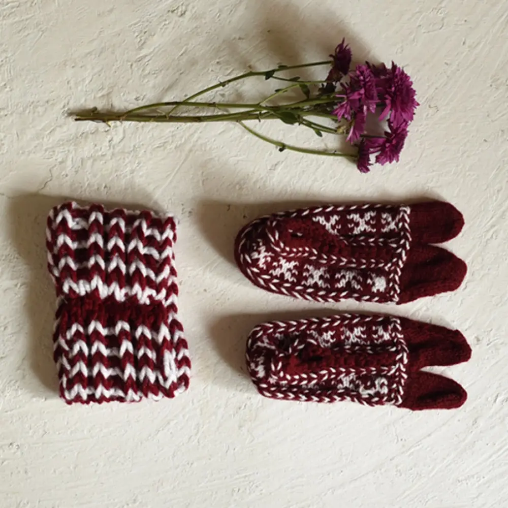 maroon white hand knitted himalayan woolen socks textured pattern knit hairband winter foot warmers gaatha