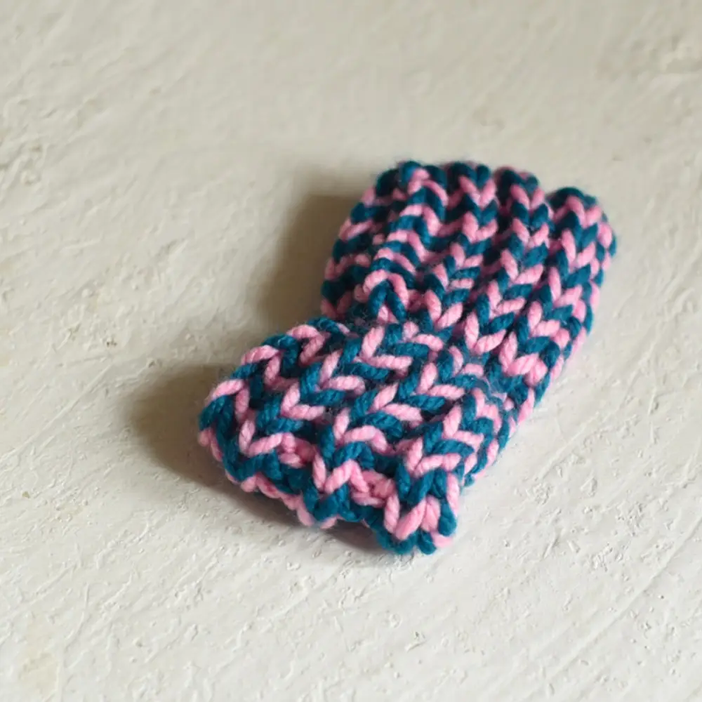 deep blue pink hand knitted himalayan woolen socks chevron pattern knit hairband winter foot warmers 