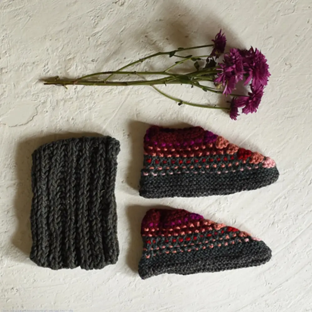 charcoal grey multi color hand knitted himalayan woolen socks striped pattern knit hairband winter foot warmers gaatha