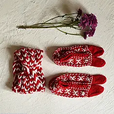 Igloo ~ Himalayan Woolen Socks With Hair Band - Red & White