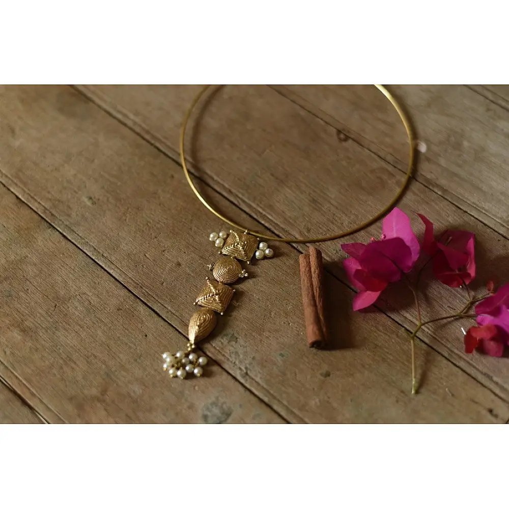 Prabha . प्रभा ❄ Brass Dhokra Handmade Hasali Choker / Hasali Necklace