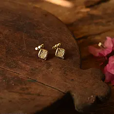 Prabha . प्रभा | Handmade Brass Earring - Dhokra Stud