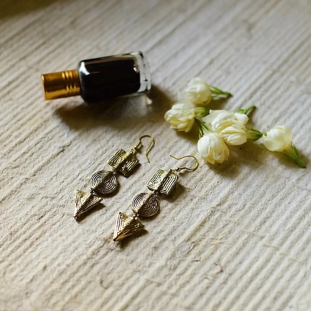 Prabha . प्रभा | Dhokra Brass Earring : G