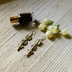Prabha . प्रभा | Dhokra Brass Earring : G