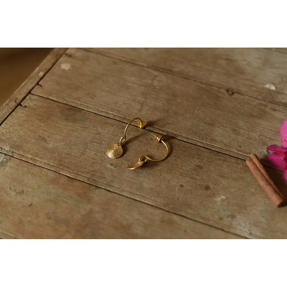 Prabha . प्रभा ❄ Handmade Brass Dhokra Earring - Dangler 