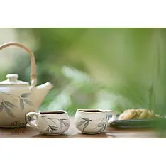 Nakshikathaa ✠ White and Blue Cups (Round base) - Set of 2