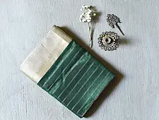 Pavitra . पवित्रा | Handloom Maheshwari Silk Green Saree ~ Zari Pallu