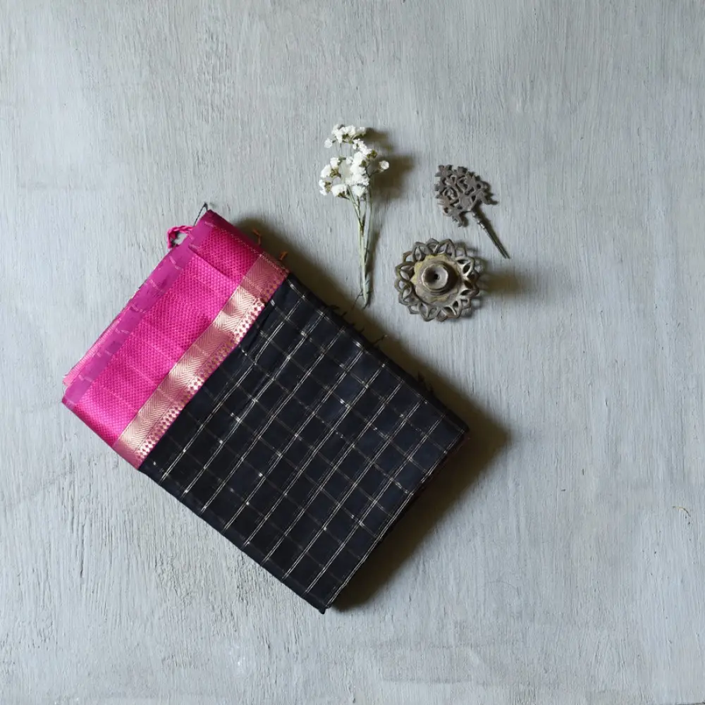 buy Handloom Maheshwari Silk Black Zari Checks Saree