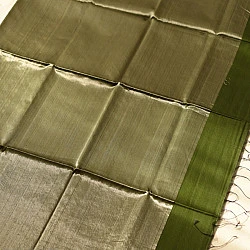 Colors of Devotion | Handwoven Maheshwari Silk Saree ~ Green