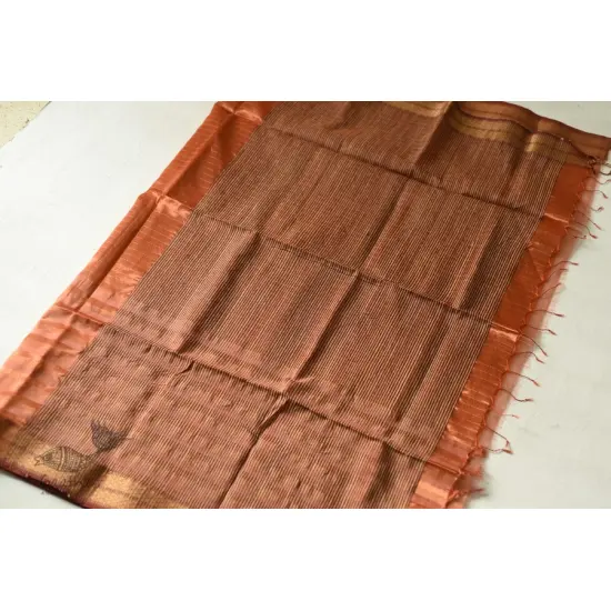 buy Handwoven Maheshwari silk sareeHandwoven Maheshwari Silk Saree With Zari Border - Rose Gold Color