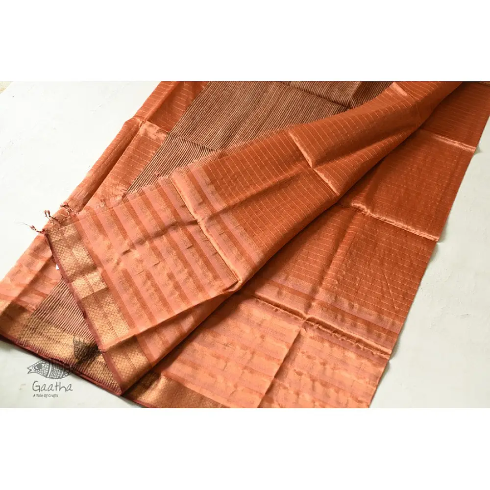 buy Handwoven Maheshwari silk sareeHandwoven Maheshwari Silk Saree With Zari Border - Rose Gold Color