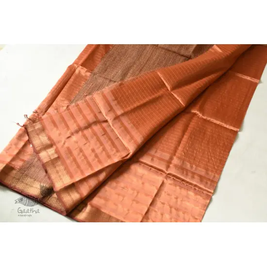 buy Handwoven Maheshwari silk sareeHandwoven Maheshwari Silk Saree With Zari Border - Rose Gold Color