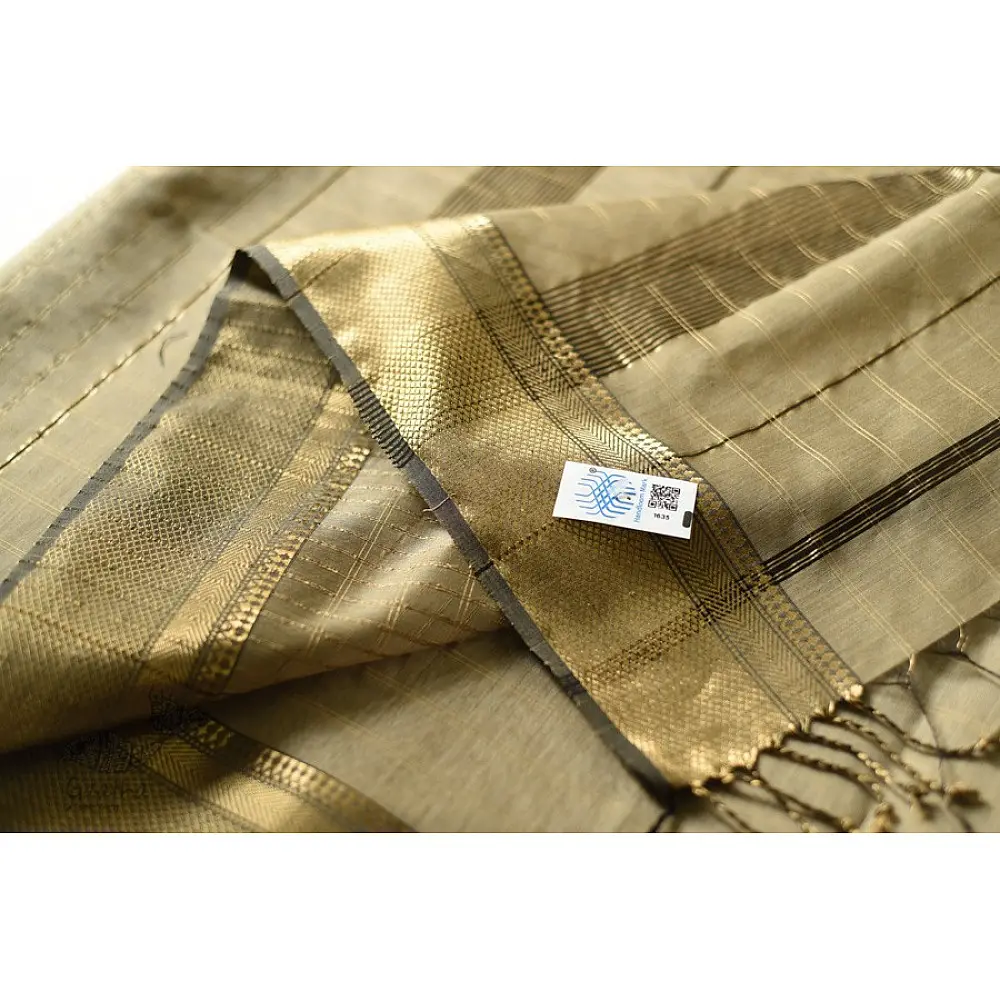 buy Handwoven Maheshwari Saree With Zari Border & Checks