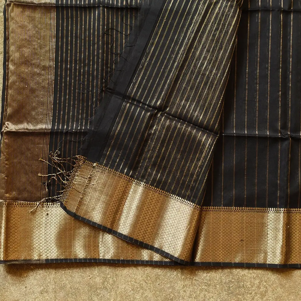 buy Handloom Maheshwari Silk  Black Saree 