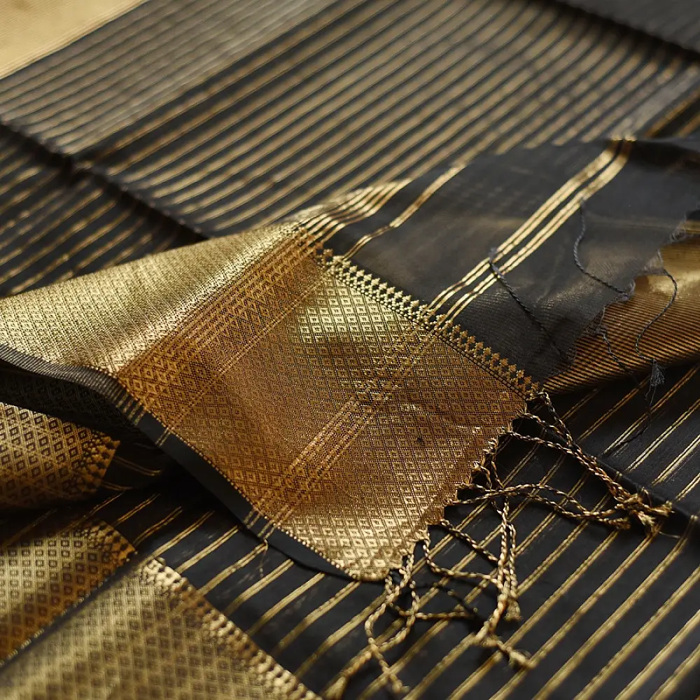 buy Handloom Maheshwari Silk  Black Saree 