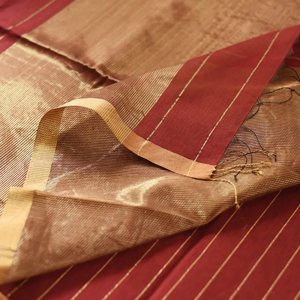 buy Handloom Maheshwari Silk Saree - Half-Half Golden Zari Weaving Saree