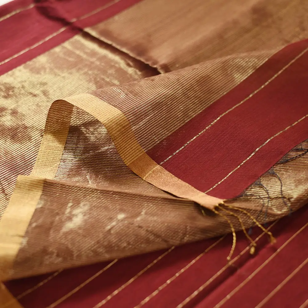 buy Handloom Maheshwari Silk Saree - Half-Half Golden Zari Weaving Saree