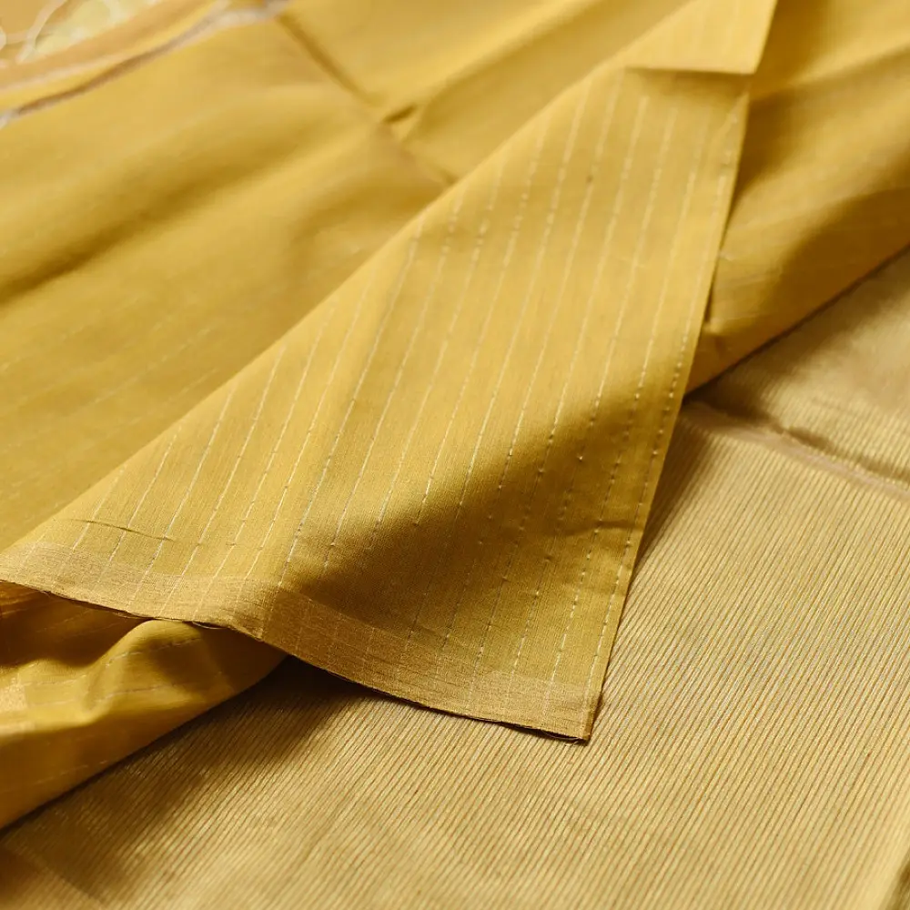 buy Handloom Maheshwari Silk Beige Saree - Half-Half Golden Zari Weaving