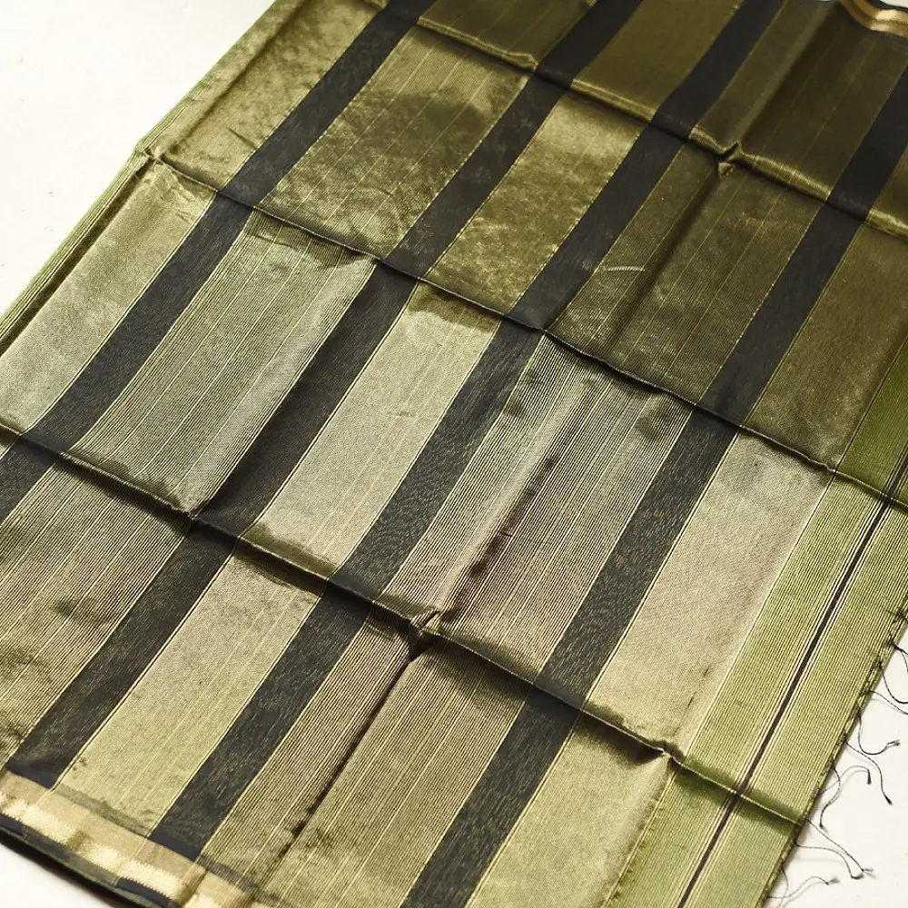 buy Handloom Maheshwari Silk Mehndi Green Saree - Half-Half Golden Zari Weaving 