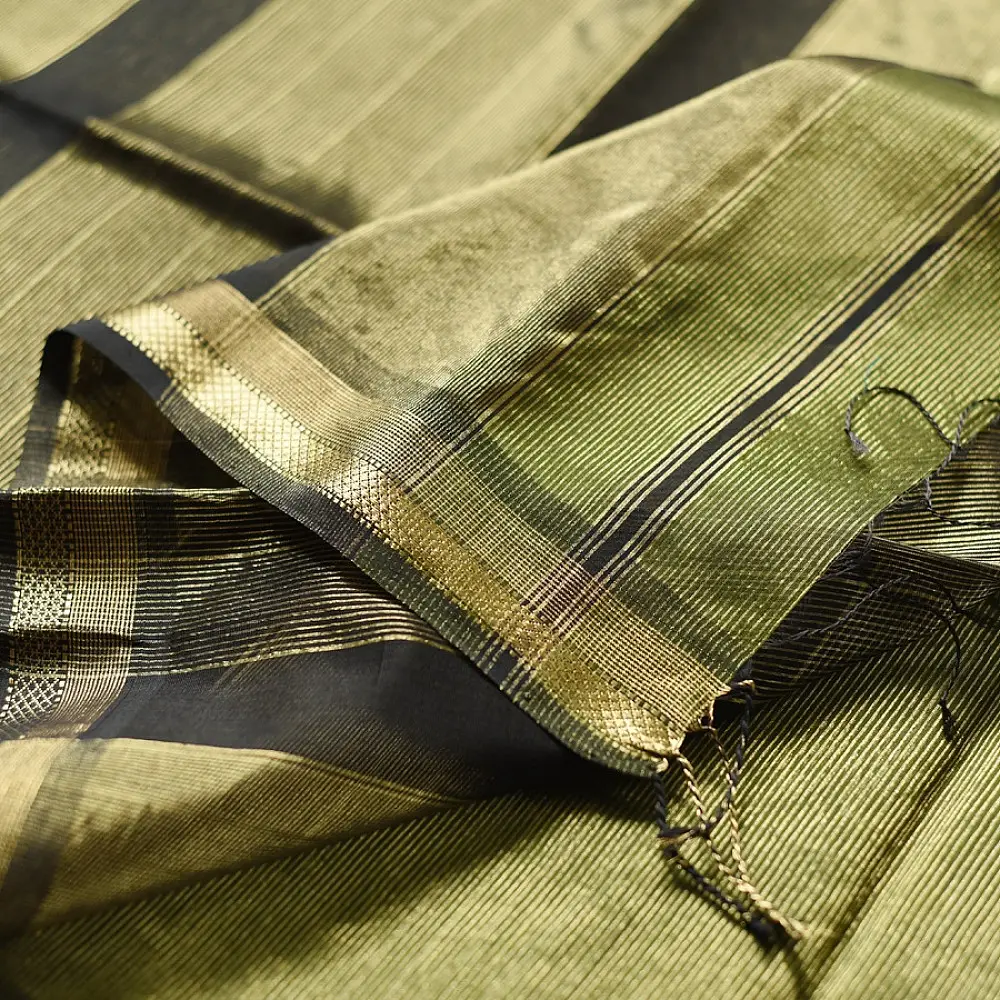 buy Handloom Maheshwari Silk Mehndi Green Saree - Half-Half Golden Zari Weaving 