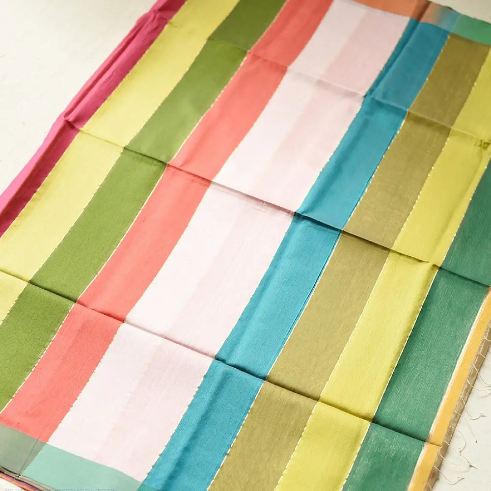 buy Handloom Maheshwari Silk Saree - Half-Half Golden Zari Weaving Saree
