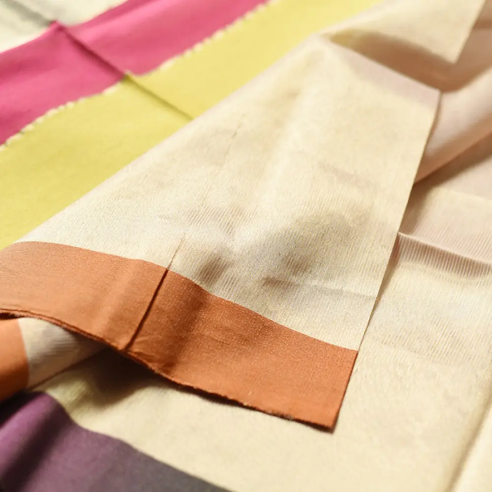 buy Handloom Maheshwari Silk Saree - Half-Half Golden Zari Weaving Saree