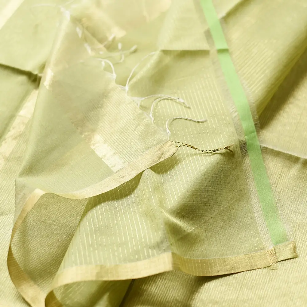 buy Handloom Maheshwari Silk Saree - Half-Half Golden Zari Weaving Saree