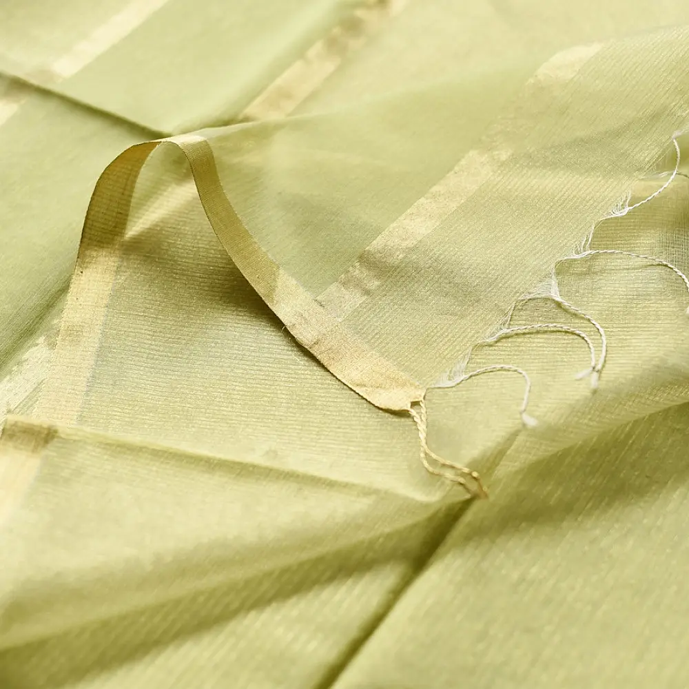 buy Handloom Maheshwari Silk Saree - Half-Half Golden Zari Weaving Saree