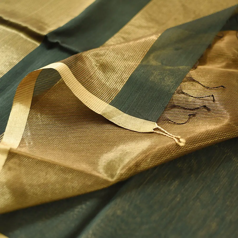 buy Handloom Maheshwari Silk Saree - Zari Weaving